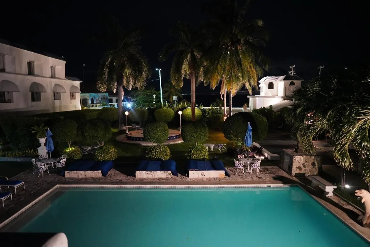 Villablanca Garden Beach Hotel Cozumel